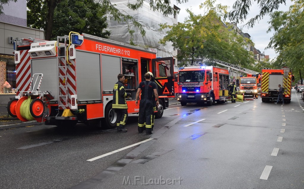 Feuer 2 Koeln Nippes Neusserstr P170.JPG - Miklos Laubert